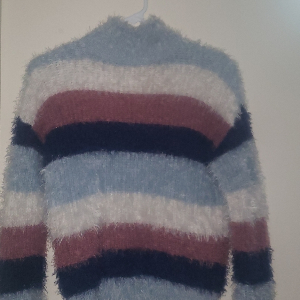 Sweater - Picture 1 of 3